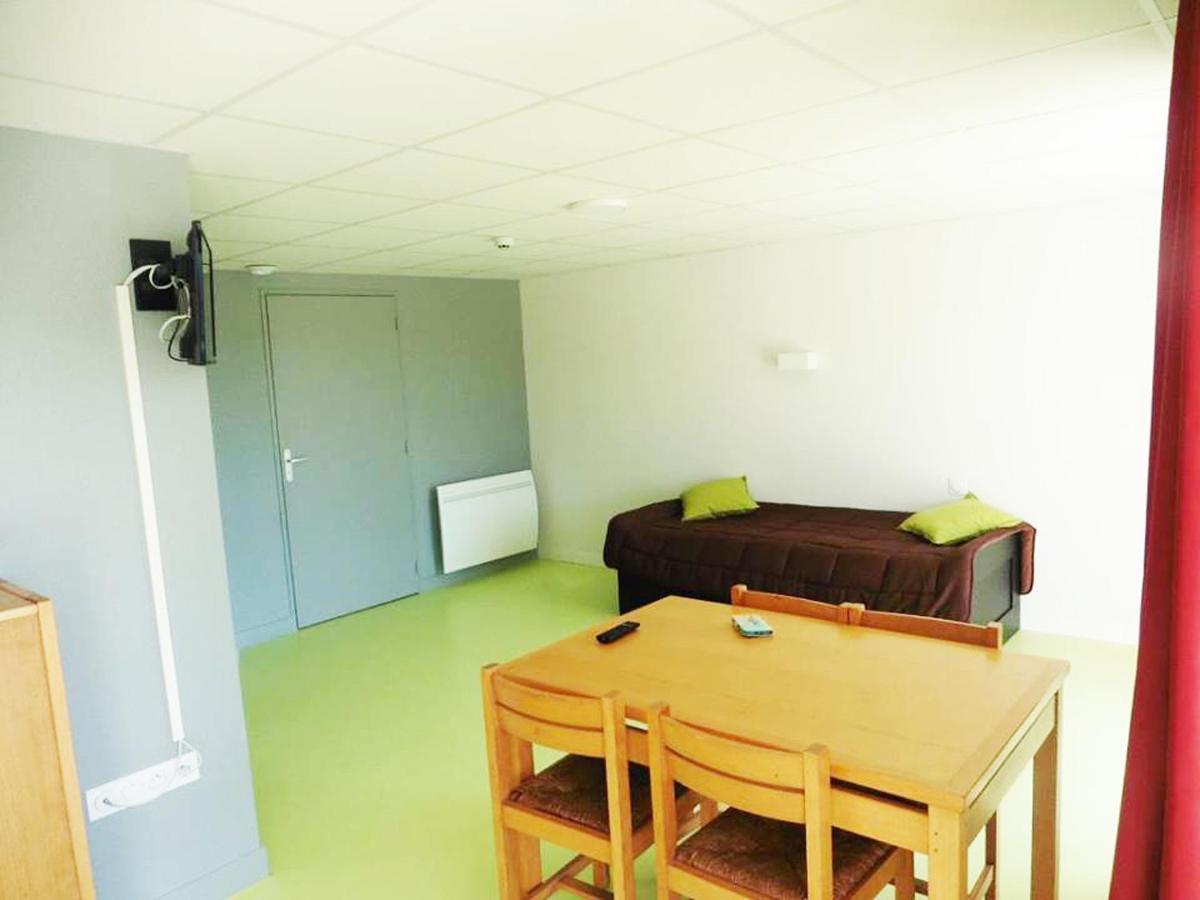 Gite Du Haut Cantal - Appartements Meubles Avec Kitchenette Et Chambres Sans KitchenetteCondat  エクステリア 写真