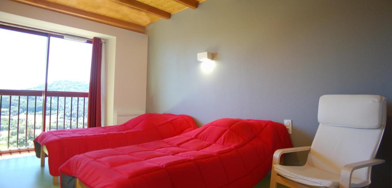 Gite Du Haut Cantal - Appartements Meubles Avec Kitchenette Et Chambres Sans KitchenetteCondat  エクステリア 写真