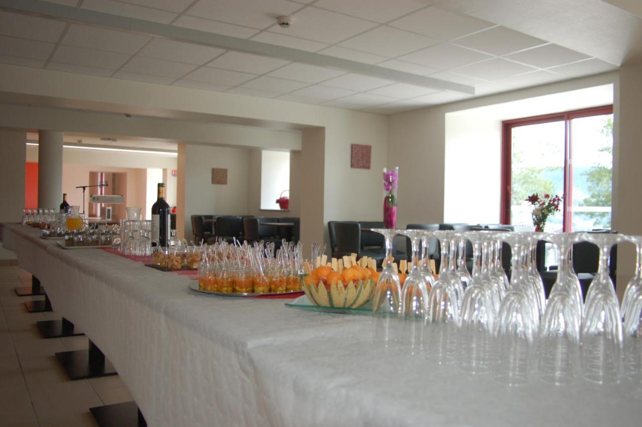 Gite Du Haut Cantal - Appartements Meubles Avec Kitchenette Et Chambres Sans KitchenetteCondat  エクステリア 写真