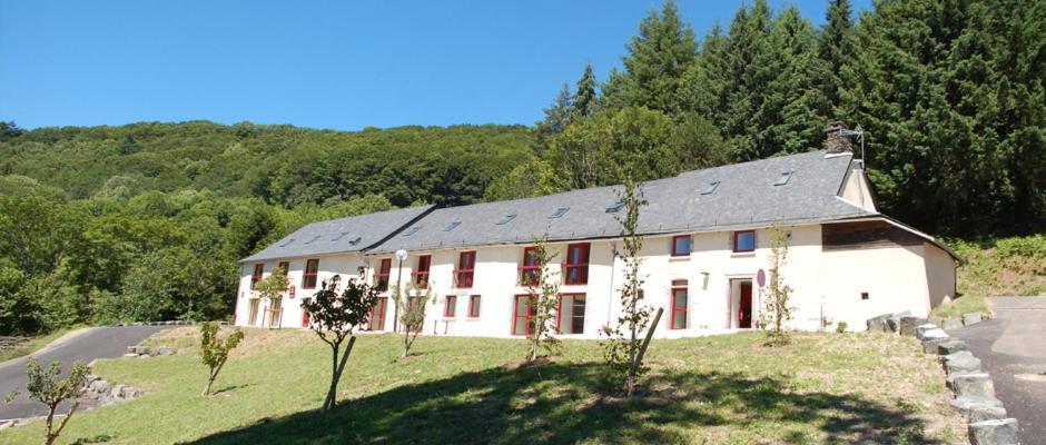 Gite Du Haut Cantal - Appartements Meubles Avec Kitchenette Et Chambres Sans KitchenetteCondat  エクステリア 写真